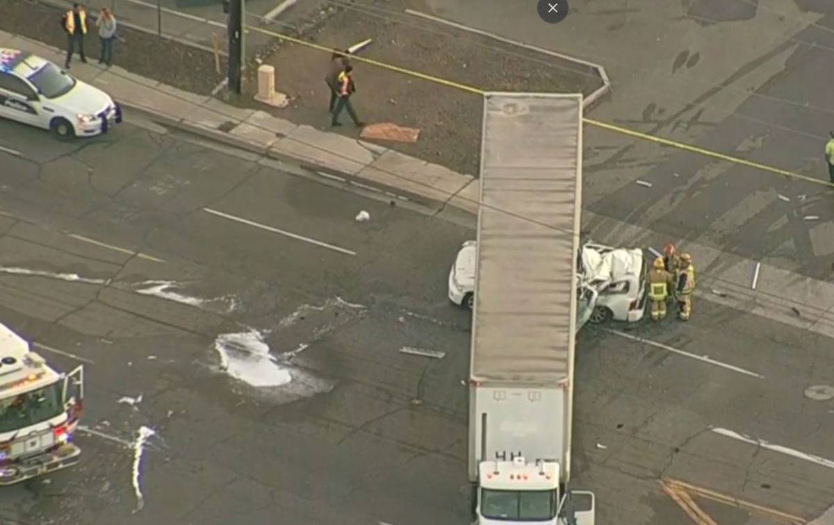 semi truck accident today phoenix