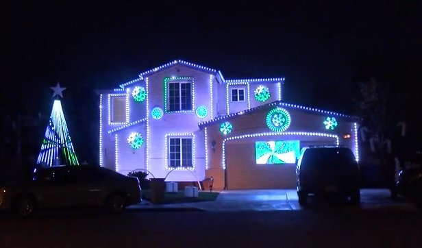 Valley Family Continues Light Show Tradition To Brighten Holiday Season ...