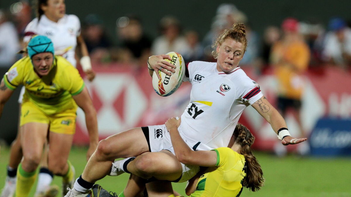 Alev Kelter battles vs. Australia