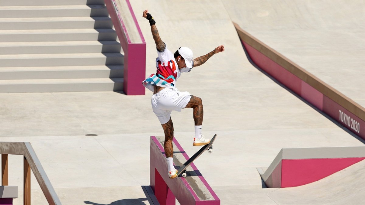 Pessimistisch douche verkwistend Nyjah Huston recovers from slow start to advance to skateboarding medal  round - KYMA