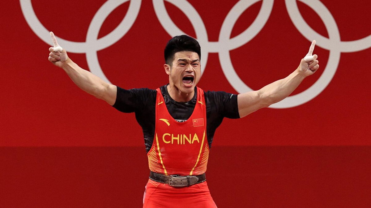 China's Shi Zhiyong sets new weightlifting world record