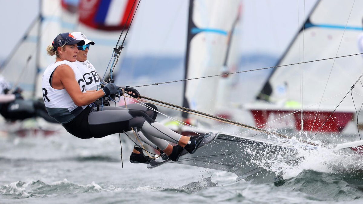 Great Britain seizes day's 2nd 49er FX win after U.S. mishap