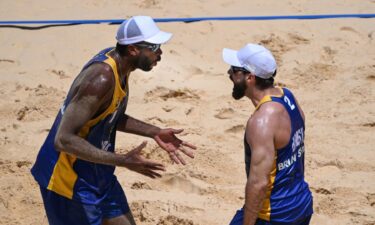 Bruno Schmidt's bid for consecutive beach volleyball golds started with a win