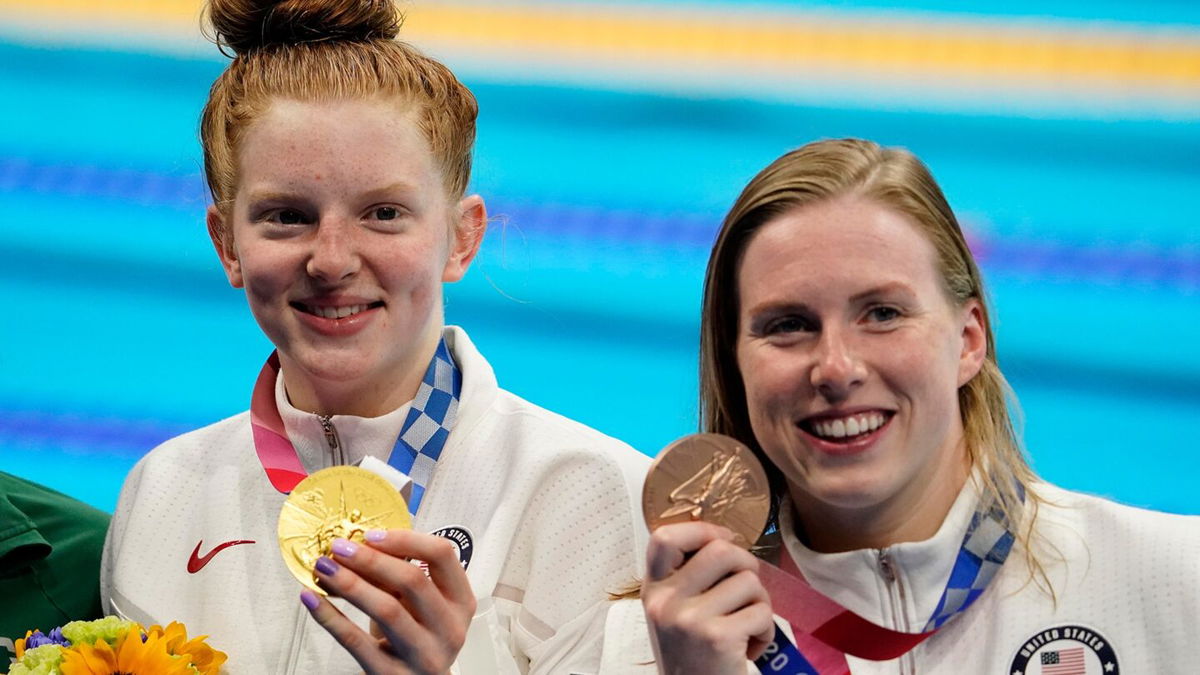 Lydia Jacoby and Lilly King accept 100m breaststroke medals