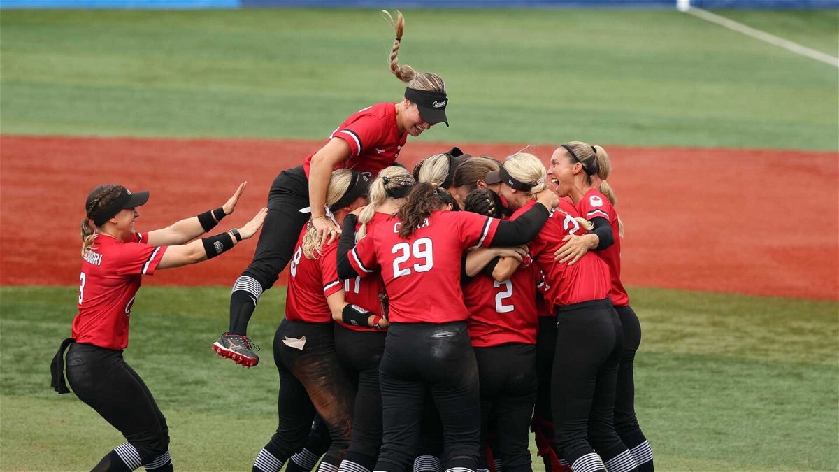 Canada outlasts Mexico in rainstorm to win softball bronze