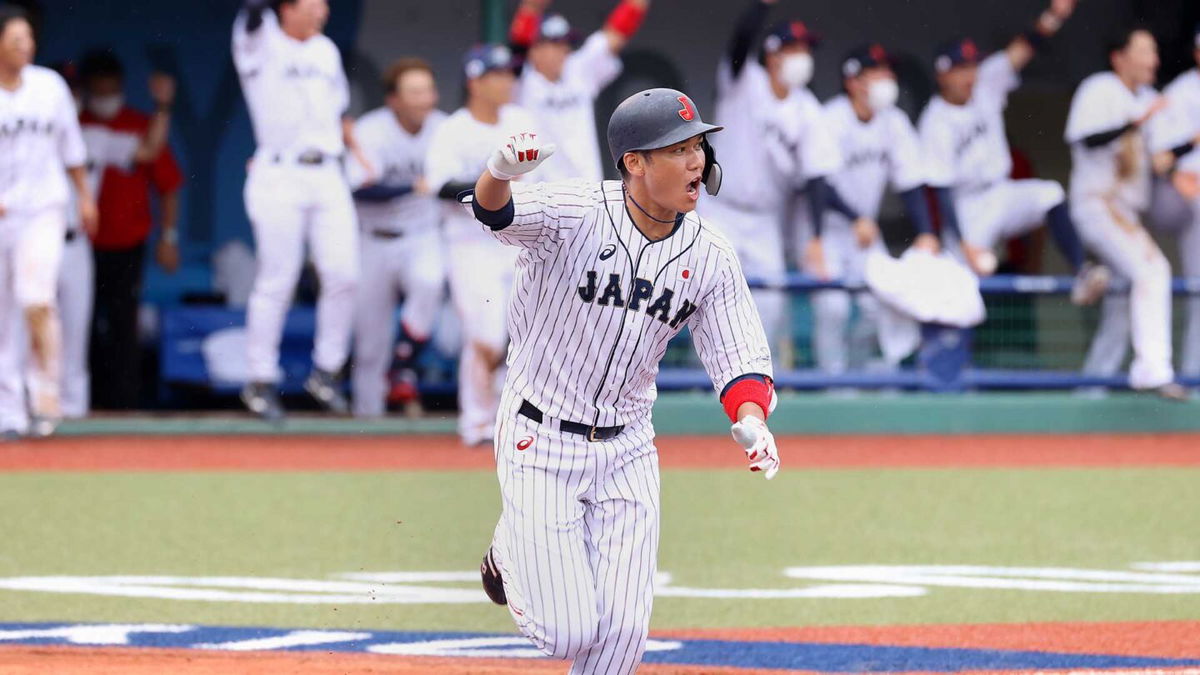 Japan walks off Dominican Rep. in baseball's Olympic return