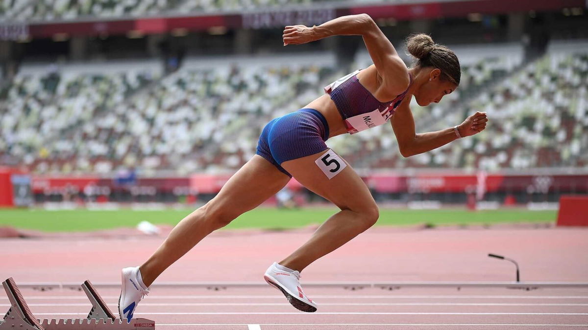 Sydney McLaughlin comfortably wins 400m hurdles heat