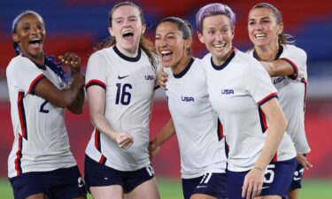 Rapinoe penalty sends USWNT to semis