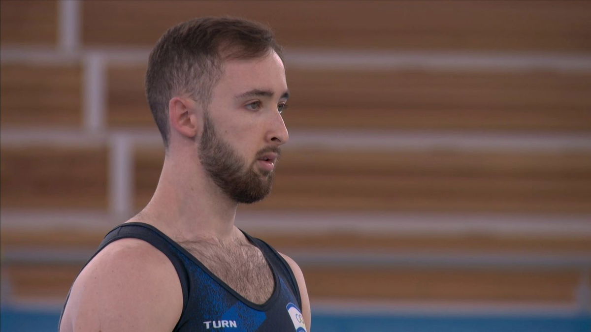 Artem Dolgopyat dazzles in floor routine