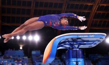 Simone Biles posts a 15.183 in vault