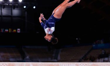 Suni Lee saves beam routine to score 13.833 in all-around