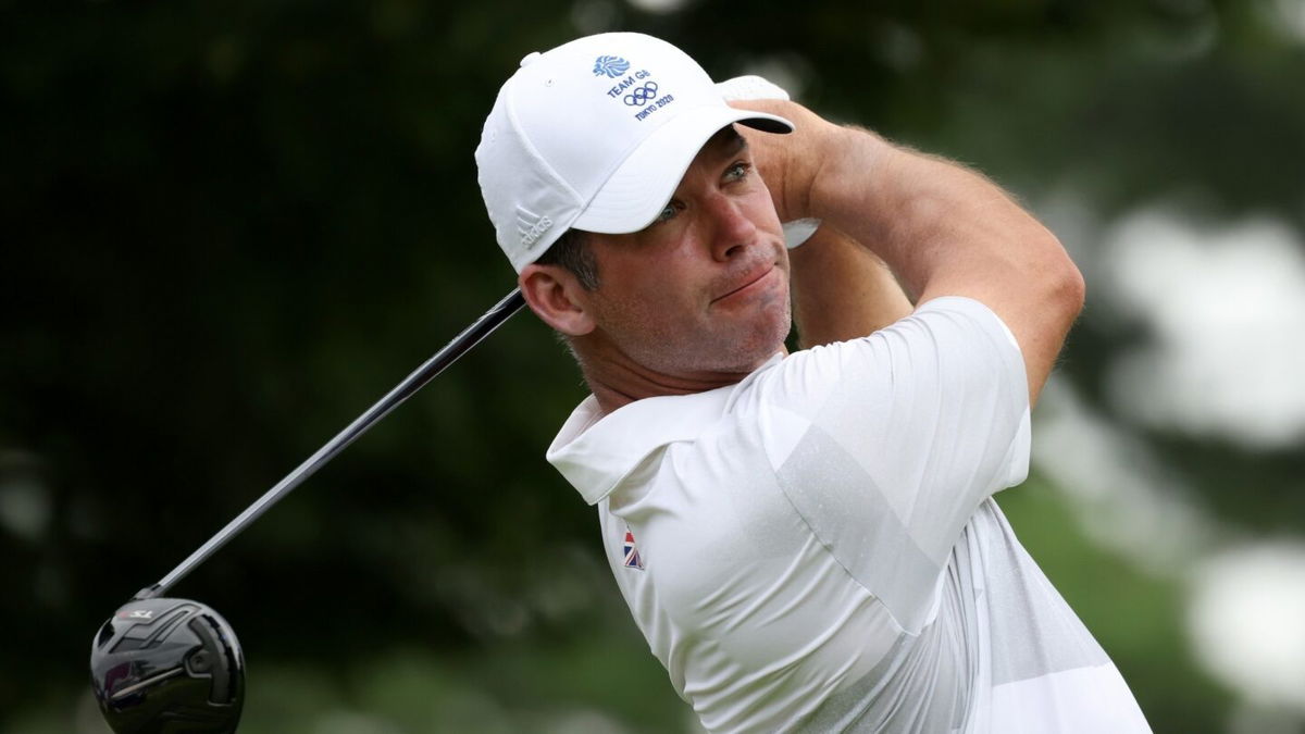 Paul Casey sinks long birdie putt