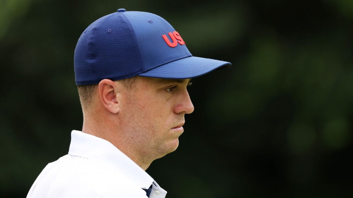 Justin Thomas sinks his first Olympic birdie