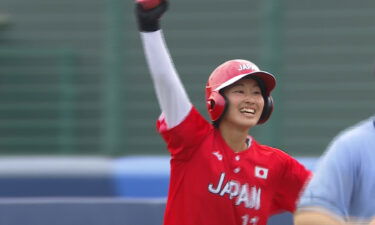 Japan's Atsumi Mana slaps walk-off RBI against Mexico