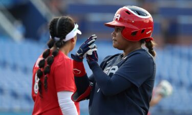 Kelsey Stewart walk-off homer keeps U.S. perfect in softball