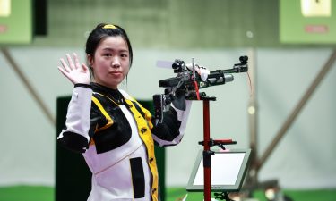 Yang Qian wins first gold medal in Tokyo