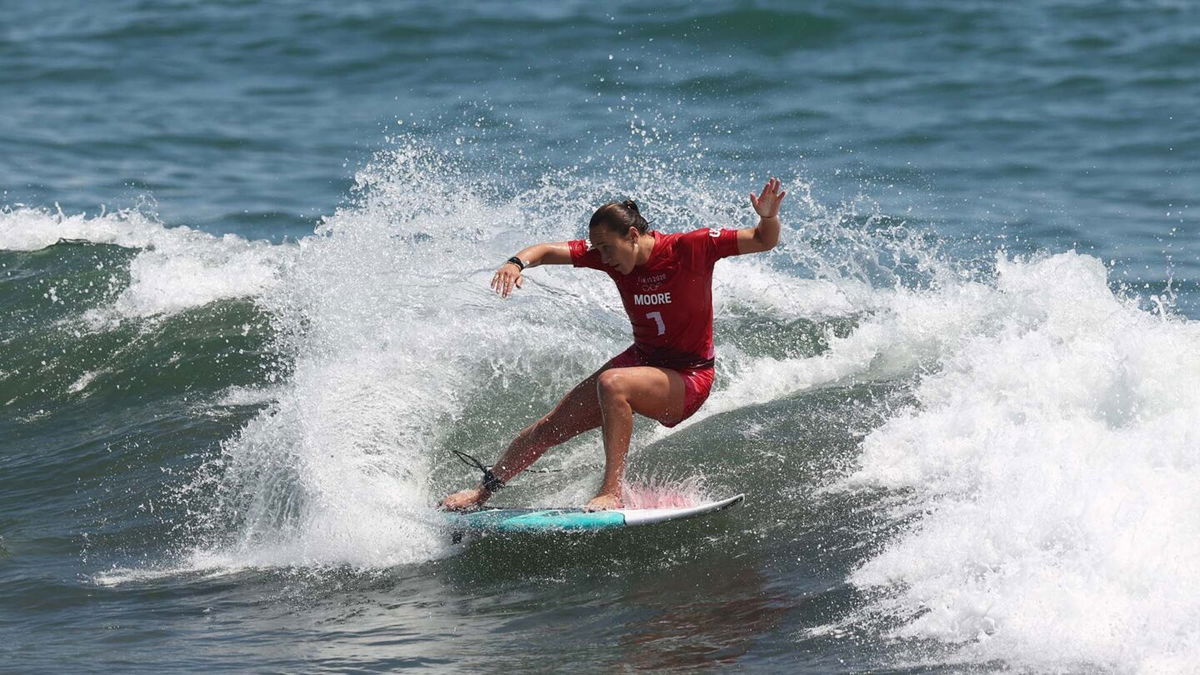 Carissa Moore advances to Olympic surfing quarterfinals