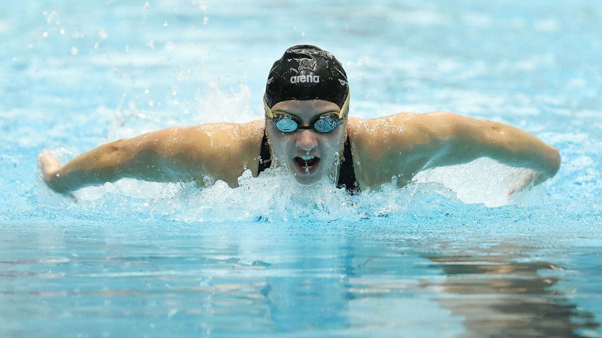 Kate Douglass first in 200m IM after heats