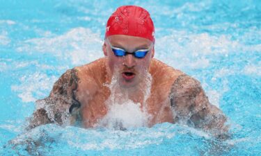 Adam Peaty dominates 100 breast semi