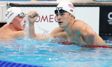 Nic Fink wins heat in men’s 200m breaststroke