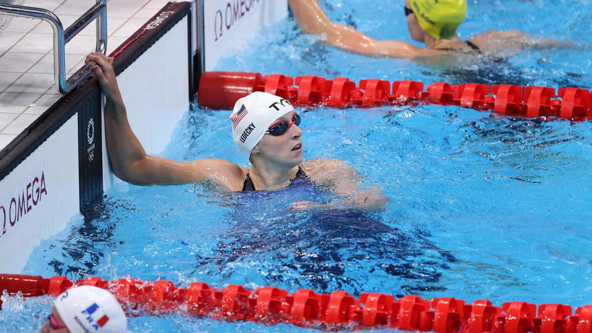 Katie Ledecky wins 200m freestyle heat