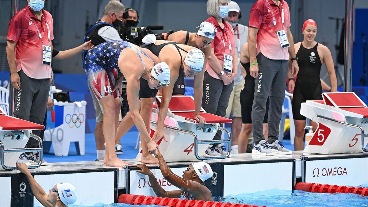 U.S. women's 4x100 free relay advances to final