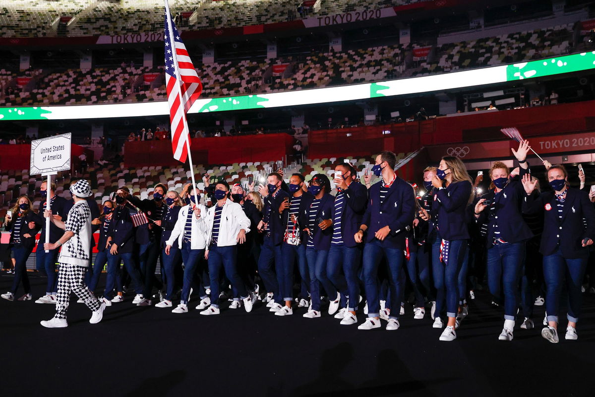 Eddy Alvarez surprised by family after Opening Ceremony