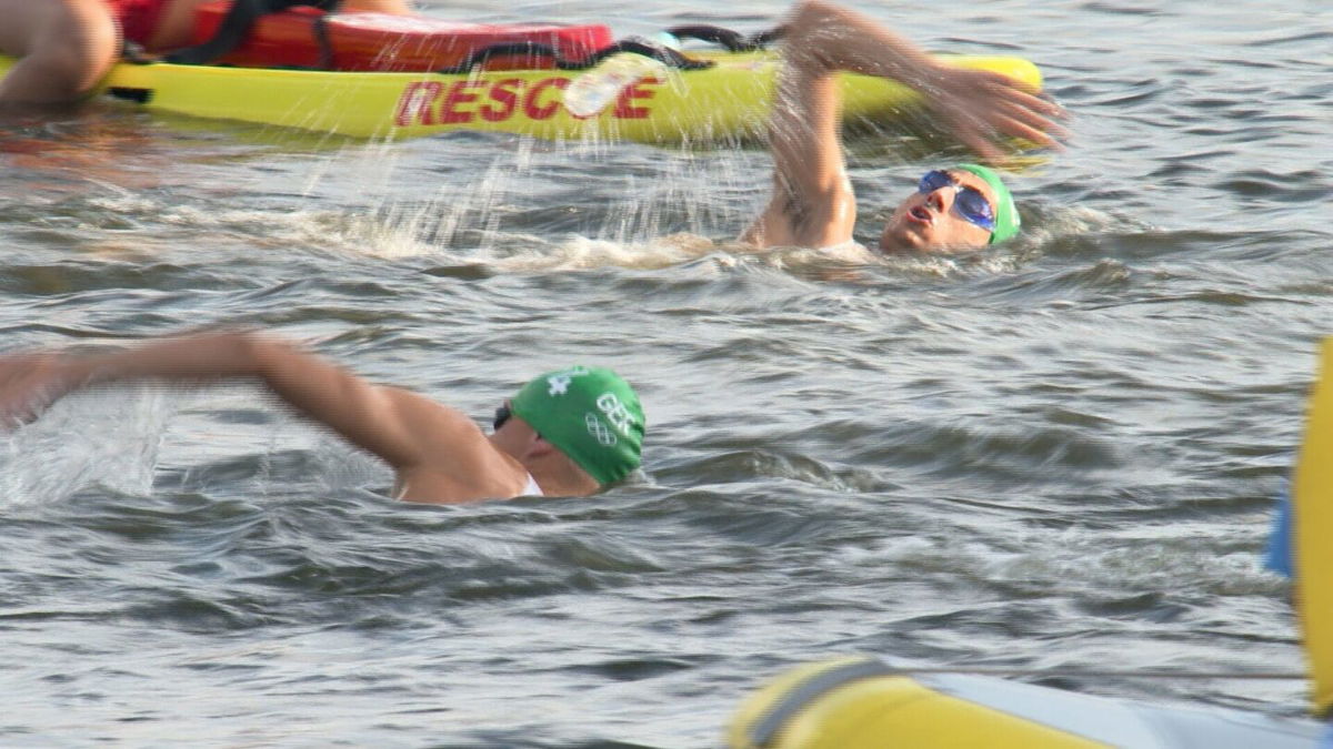 Men's triathlon kicks off with bizarre false start