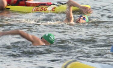 Men's triathlon kicks off with bizarre false start