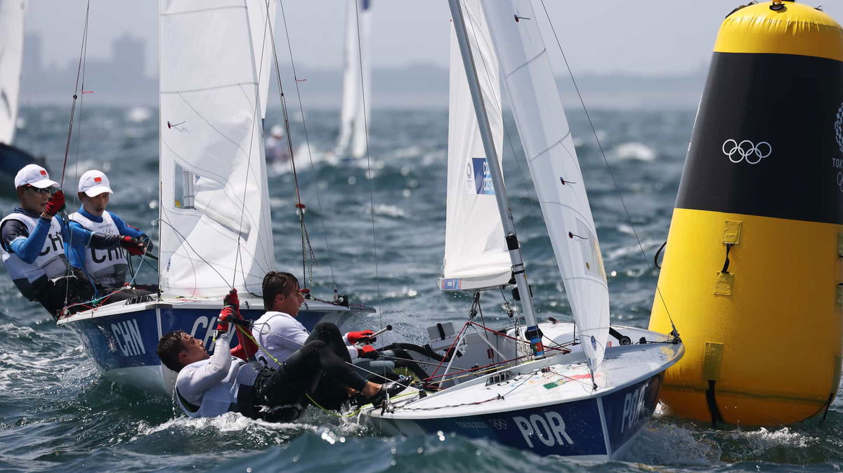 Rough water in sailing