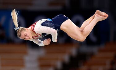 Jade Carey compete on floor exercise