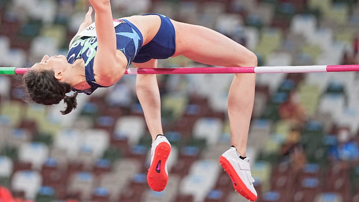 ROC's Maria Lasitskene soars to win high jump gold