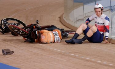 Van Riessen crashes out of quarterfinal in women's keirin