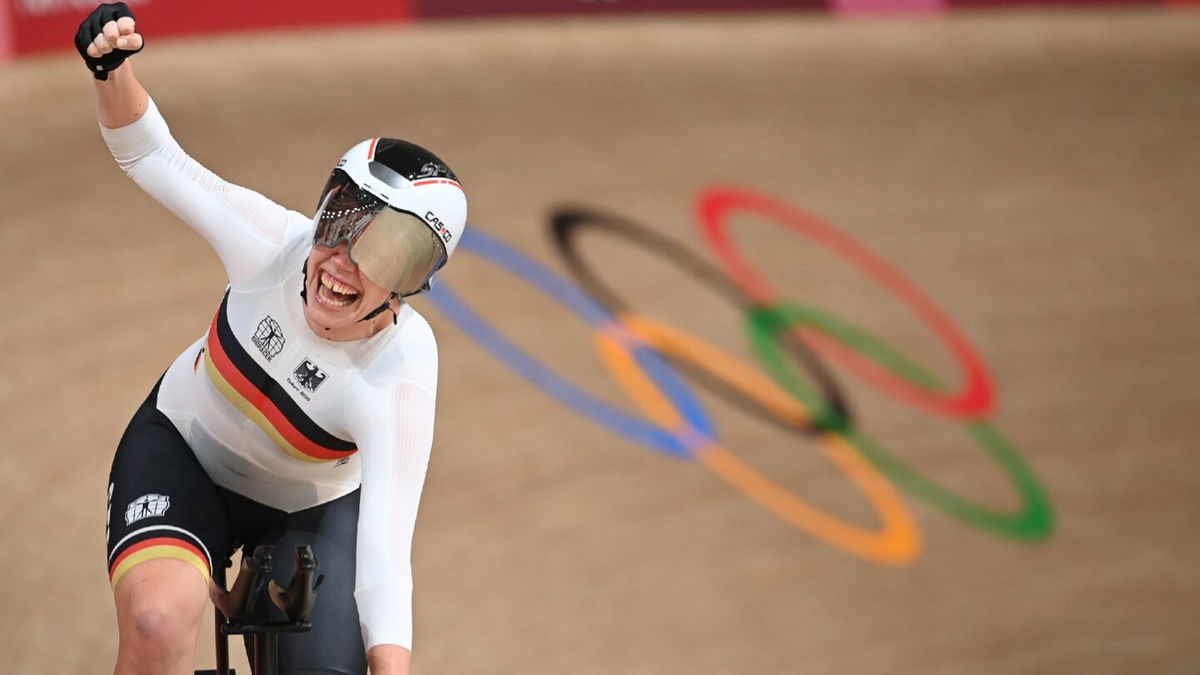 Germany sets world record to win women's team pursuit