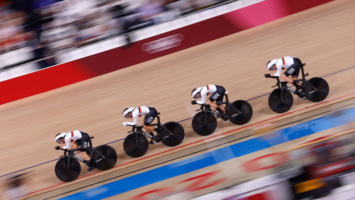 Germany sets world record in women's pursuit qualifying