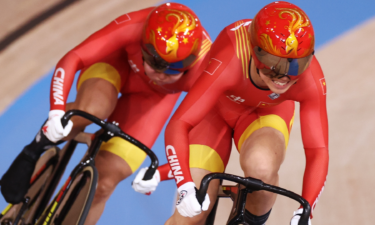 China beats Germany by 0.085s to win gold in team sprint