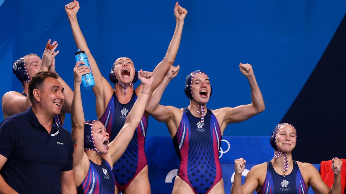 ROC edges Australia 9-8 in women's water polo quarterfinals