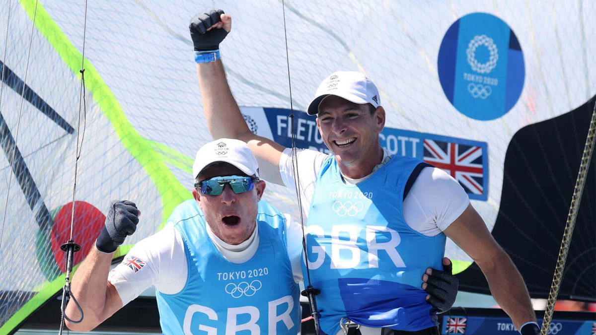 Great Britain wins first men's 49er gold