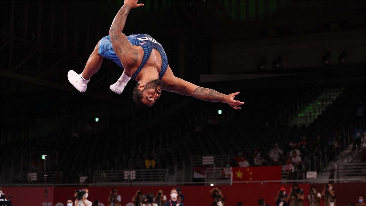 USA's Gable Steveson completes dramatic comeback to win ...