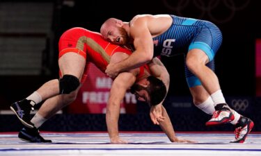 Sadulaev defeats Snyder to win men's 97kg gold medal