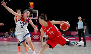 Sue Bird blocks Rui Machida of Japan