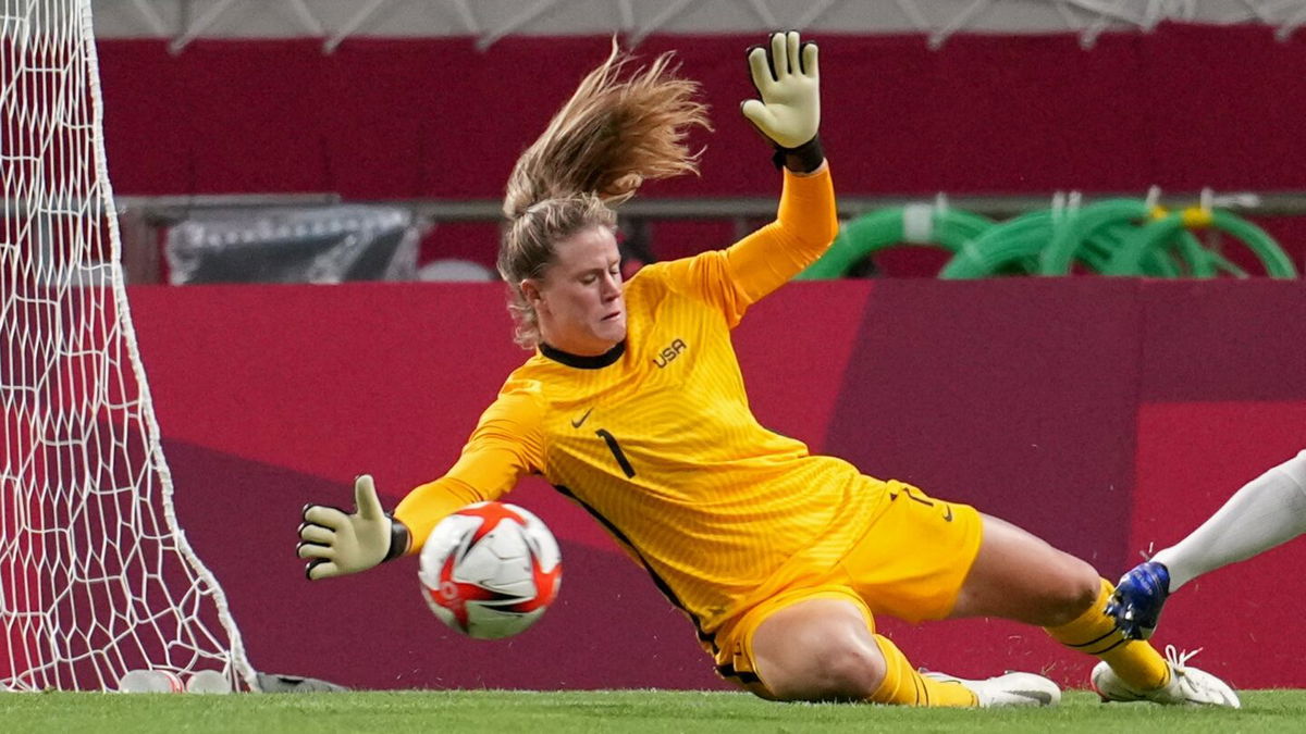 Alyssa Naeher was injured Monday and replaced by USWNT backup Adrianna Franch