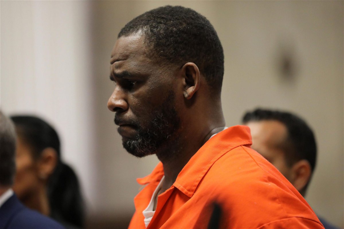 R Kelly #39 s physician testifies the singer had herpes since at least