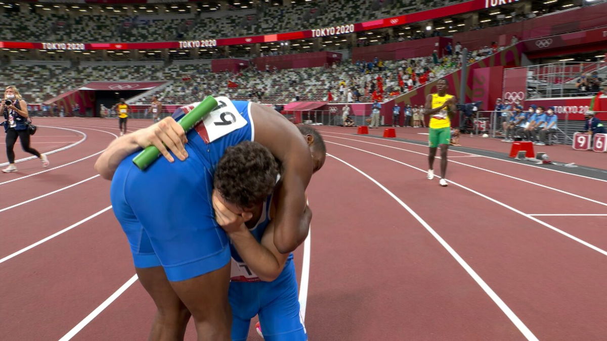 Italy wins instant-classic 4x100m relay with late comeback