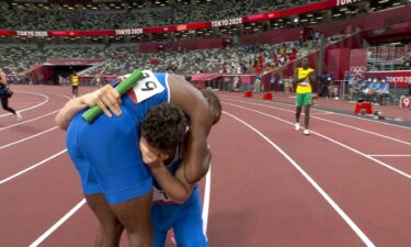 Italy wins instant-classic 4x100m relay with late comeback