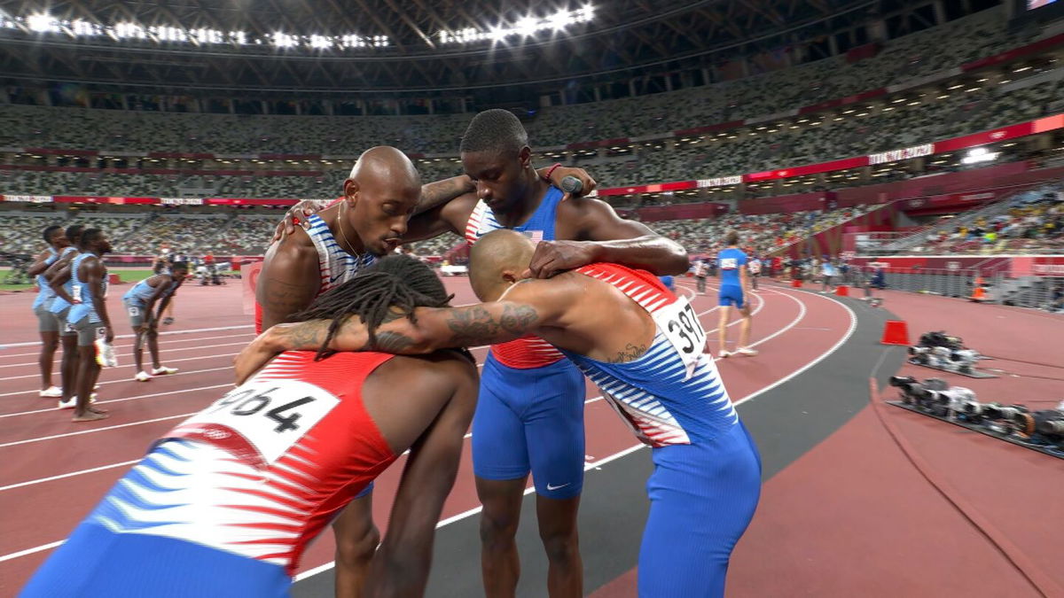 U.S. men execute blistering 4x400m relay for heat win