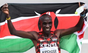 Kenya's Eliud Kipchoge defends Olympic marathon gold