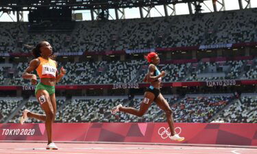 Ta Lou bests Miller-Uibo in first heat of women's 200m