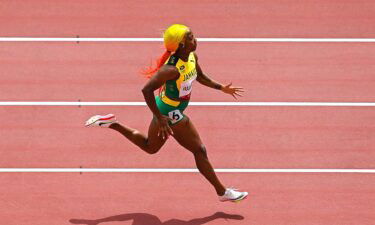 Fraser-Pryce shuts it down in 200m semi