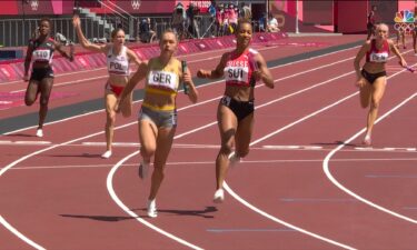 Germany wins first-round women's 4x100m relay heat